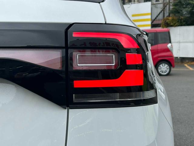 Ｔ－クロス ＴＳＩ　１ｓｔプラス　純正ナビ／ＡｐｐｌｅＣａｒＰｌａｙ／クリアランスソナー／バックカメラ／クルコン／衝突軽減／レーンキープ／横滑防止／置くだけ充電／Ｐアシスト／ＢＳＭ／前後ドラレコ／フルセグ／ＥＴＣ２．０／スマートキー（37枚目）