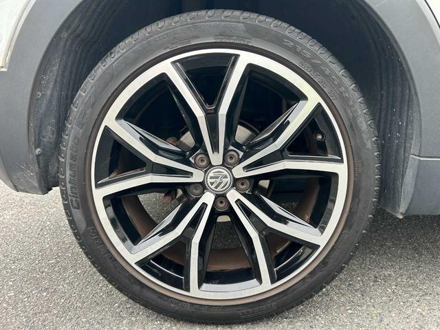 Ｔ－クロス ＴＳＩ　１ｓｔプラス　純正ナビ／ＡｐｐｌｅＣａｒＰｌａｙ／クリアランスソナー／バックカメラ／クルコン／衝突軽減／レーンキープ／横滑防止／置くだけ充電／Ｐアシスト／ＢＳＭ／前後ドラレコ／フルセグ／ＥＴＣ２．０／スマートキー（42枚目）