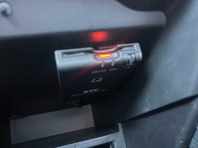 ノート メダリスト　ＳＤナビ／全周囲カメラ／フルセグＴＶ／ドラレコ／ＥＴＣ／ＨＤＭＩ／オートエアコン／オートライト／アイドリングストップ／Ｂｌｕｅｔｏｏｔｈ／スマートキー／取扱説明書／保証書／記録簿／スペアキー（13枚目）