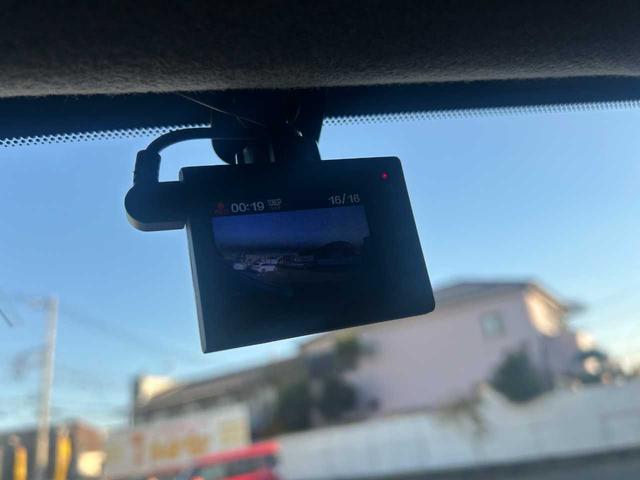 ノート メダリスト　ＳＤナビ／全周囲カメラ／フルセグＴＶ／ドラレコ／ＥＴＣ／ＨＤＭＩ／オートエアコン／オートライト／アイドリングストップ／Ｂｌｕｅｔｏｏｔｈ／スマートキー／取扱説明書／保証書／記録簿／スペアキー（14枚目）