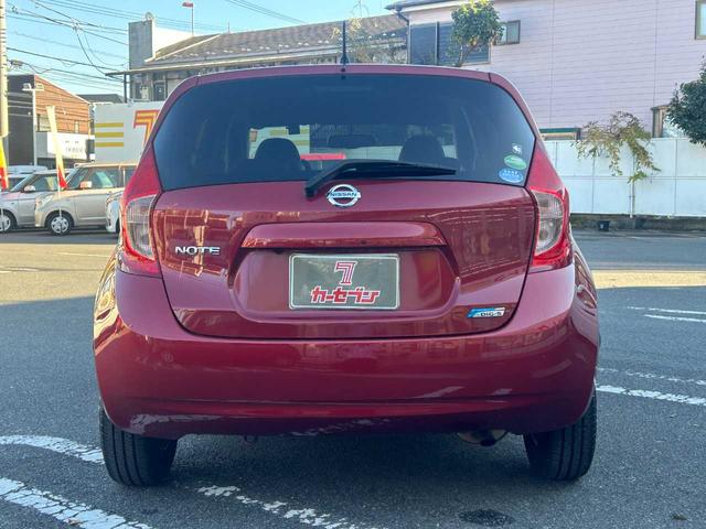 ノート メダリスト　ＳＤナビ／全周囲カメラ／フルセグＴＶ／ドラレコ／ＥＴＣ／ＨＤＭＩ／オートエアコン／オートライト／アイドリングストップ／Ｂｌｕｅｔｏｏｔｈ／スマートキー／取扱説明書／保証書／記録簿／スペアキー（27枚目）