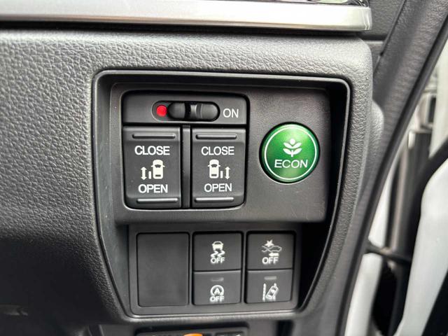 オデッセイ アブソルート・EXアドバンス インターナビシステム/リアエンターテイメントシステム/全周囲カメラ/無限フロアマット/ホンダセンシング/ハーフレザー/両側電動スライド/フリップダウンモニター/純正ナビ/純正18インチAW/ETC(18枚目)