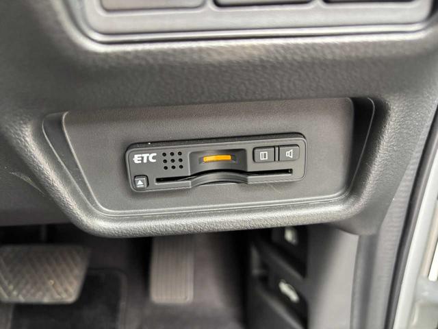 オデッセイ アブソルート・EXアドバンス インターナビシステム/リアエンターテイメントシステム/全周囲カメラ/無限フロアマット/ホンダセンシング/ハーフレザー/両側電動スライド/フリップダウンモニター/純正ナビ/純正18インチAW/ETC(19枚目)