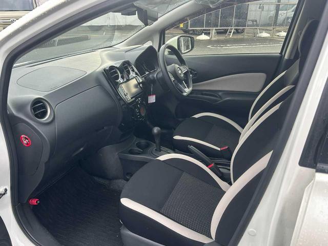 ノート Ｘ　純正ナビ／全周囲カメラ／オートライト／インテリジェントルームミラー／クリアランスソナー／ドラレコ／ＥＴＣ／フルセグＴＶ／Ｂｌｕｅｔｏｏｔｈ／衝突軽減／レーンキープ／スマートキー／取扱説明書／保証書（23枚目）