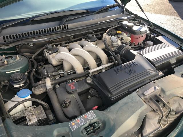 ２．０　Ｖ６ＳＥエステート　ＥＴＣ　ナビ　オートクルーズコントロール　アルミホイール　パワーシート　革シート　キーレスエントリー　電動格納ミラー　ＡＴ　盗難防止システム　ルーフレール　ＡＢＳ　ＥＳＣ　ＣＤ(27枚目)