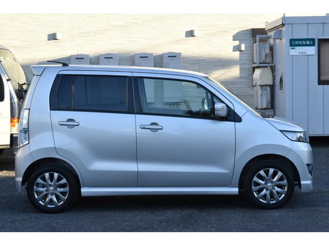 現地オークションにて仕入れております。