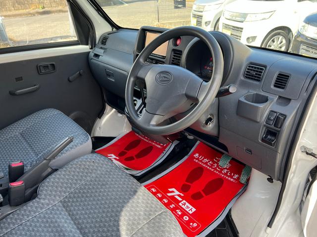 ハイゼットカーゴ スペシャル　４ＡＴ　集中ドアロック　エアコンコンプレッサー交換済　フィルター内蔵高圧側パイプ（エアコン配管）交換済　ナビ　テレビ　バックモニター　ＥＴＣ　ドライブレコーダー　コムテック　ＤＣ－ＤＲ４１２　修復歴無（10枚目）