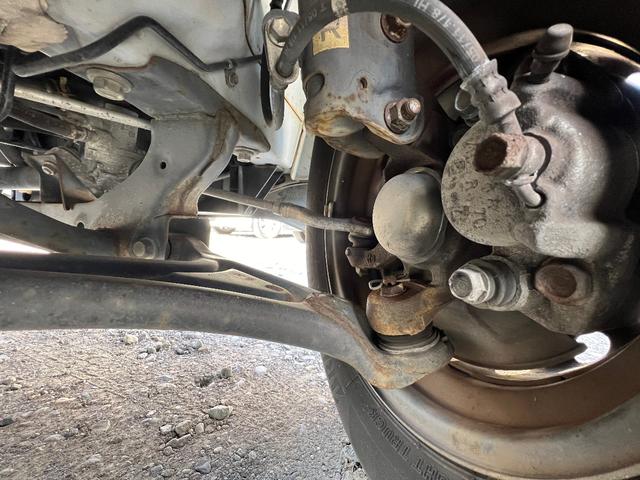 ハイゼットカーゴ スペシャル　４ＡＴ　集中ドアロック　エアコンコンプレッサー交換済　フィルター内蔵高圧側パイプ（エアコン配管）交換済　ナビ　テレビ　バックモニター　ＥＴＣ　ドライブレコーダー　コムテック　ＤＣ－ＤＲ４１２　修復歴無（27枚目）