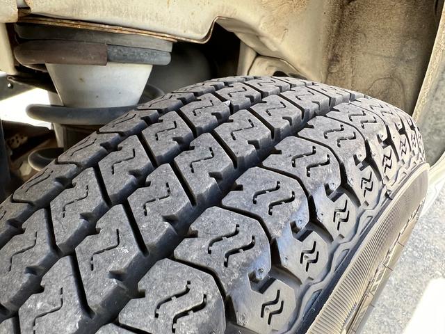 ハイゼットカーゴ スペシャル　４ＡＴ　集中ドアロック　エアコンコンプレッサー交換済　フィルター内蔵高圧側パイプ（エアコン配管）交換済　ナビ　テレビ　バックモニター　ＥＴＣ　ドライブレコーダー　コムテック　ＤＣ－ＤＲ４１２　修復歴無（29枚目）