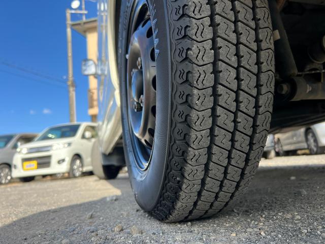 ハイゼットカーゴ スペシャル　４ＡＴ　集中ドアロック　エアコンコンプレッサー交換済　フィルター内蔵高圧側パイプ（エアコン配管）交換済　ナビ　テレビ　バックモニター　ＥＴＣ　ドライブレコーダー　コムテック　ＤＣ－ＤＲ４１２　修復歴無（33枚目）