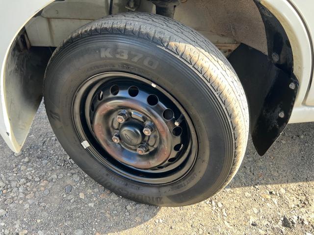 ハイゼットカーゴ スペシャル　４ＡＴ　集中ドアロック　エアコンコンプレッサー交換済　フィルター内蔵高圧側パイプ（エアコン配管）交換済　ナビ　テレビ　バックモニター　ＥＴＣ　ドライブレコーダー　コムテック　ＤＣ－ＤＲ４１２　修復歴無（34枚目）