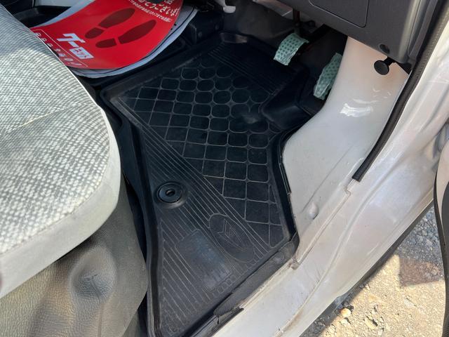 ハイゼットカーゴ スペシャル　４ＡＴ　集中ドアロック　エアコンコンプレッサー交換済　フィルター内蔵高圧側パイプ（エアコン配管）交換済　ナビ　テレビ　バックモニター　ＥＴＣ　ドライブレコーダー　コムテック　ＤＣ－ＤＲ４１２　修復歴無（41枚目）