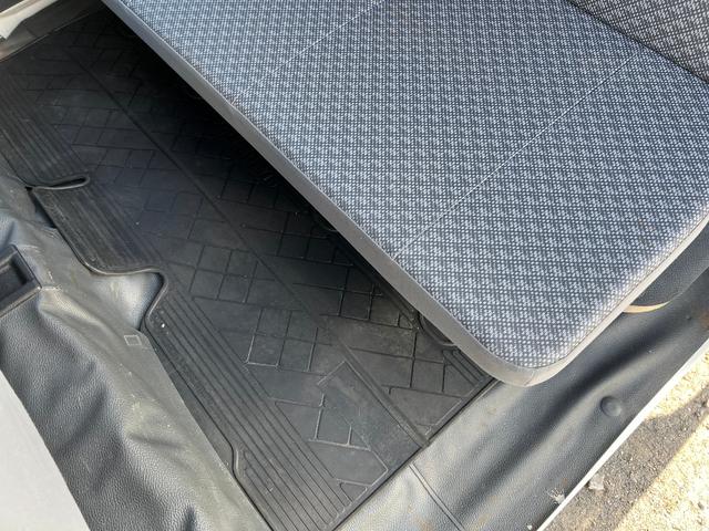 ハイゼットカーゴ スペシャル　４ＡＴ　集中ドアロック　エアコンコンプレッサー交換済　フィルター内蔵高圧側パイプ（エアコン配管）交換済　ナビ　テレビ　バックモニター　ＥＴＣ　ドライブレコーダー　コムテック　ＤＣ－ＤＲ４１２　修復歴無（48枚目）