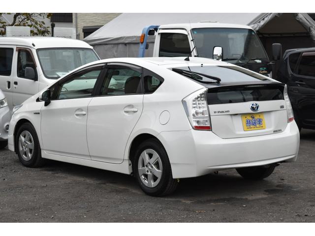 プリウス S LEDエディション 特別仕様車 S LEDエディション 3連LEDヘッドランプ パール スマートキーx2本 プッシュスタート バックモニター EGRバルブ清掃済み ビルトインETC ナビ テレビ 取説 AA評価4点(4枚目)