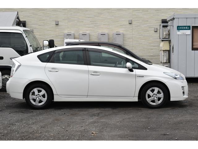 プリウス S LEDエディション 特別仕様車 S LEDエディション 3連LEDヘッドランプ パール スマートキーx2本 プッシュスタート バックモニター EGRバルブ清掃済み ビルトインETC ナビ テレビ 取説 AA評価4点(5枚目)