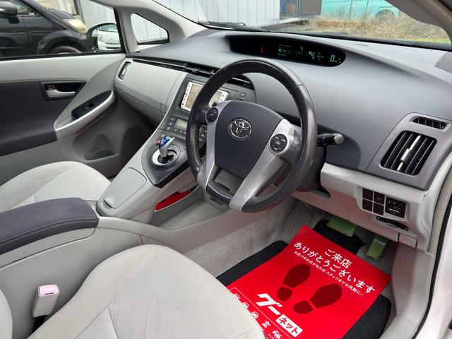 プリウス S LEDエディション 特別仕様車 S LEDエディション 3連LEDヘッドランプ パール スマートキーx2本 プッシュスタート バックモニター EGRバルブ清掃済み ビルトインETC ナビ テレビ 取説 AA評価4点(10枚目)