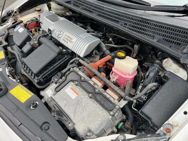 プリウス S LEDエディション 特別仕様車 S LEDエディション 3連LEDヘッドランプ パール スマートキーx2本 プッシュスタート バックモニター EGRバルブ清掃済み ビルトインETC ナビ テレビ 取説 AA評価4点(20枚目)