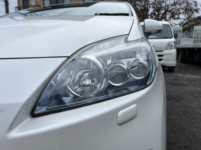プリウス S LEDエディション 特別仕様車 S LEDエディション 3連LEDヘッドランプ パール スマートキーx2本 プッシュスタート バックモニター EGRバルブ清掃済み ビルトインETC ナビ テレビ 取説 AA評価4点(21枚目)