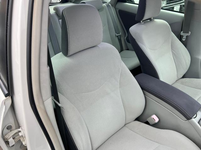 プリウス S LEDエディション 特別仕様車 S LEDエディション 3連LEDヘッドランプ パール スマートキーx2本 プッシュスタート バックモニター EGRバルブ清掃済み ビルトインETC ナビ テレビ 取説 AA評価4点(36枚目)