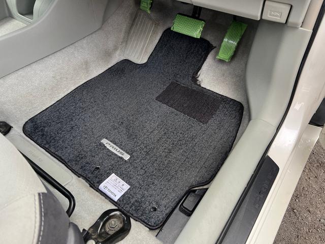 プリウス S LEDエディション 特別仕様車 S LEDエディション 3連LEDヘッドランプ パール スマートキーx2本 プッシュスタート バックモニター EGRバルブ清掃済み ビルトインETC ナビ テレビ 取説 AA評価4点(38枚目)