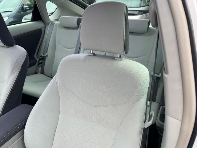 プリウス S LEDエディション 特別仕様車 S LEDエディション 3連LEDヘッドランプ パール スマートキーx2本 プッシュスタート バックモニター EGRバルブ清掃済み ビルトインETC ナビ テレビ 取説 AA評価4点(40枚目)