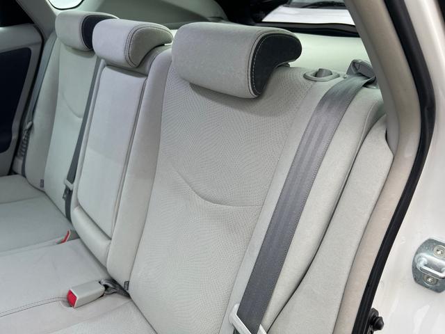 プリウス S LEDエディション 特別仕様車 S LEDエディション 3連LEDヘッドランプ パール スマートキーx2本 プッシュスタート バックモニター EGRバルブ清掃済み ビルトインETC ナビ テレビ 取説 AA評価4点(45枚目)