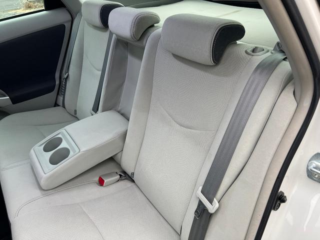 プリウス S LEDエディション 特別仕様車 S LEDエディション 3連LEDヘッドランプ パール スマートキーx2本 プッシュスタート バックモニター EGRバルブ清掃済み ビルトインETC ナビ テレビ 取説 AA評価4点(46枚目)