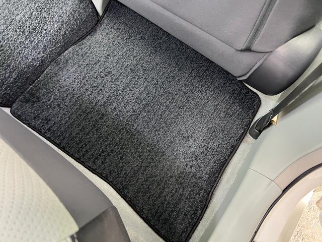 プリウス S LEDエディション 特別仕様車 S LEDエディション 3連LEDヘッドランプ パール スマートキーx2本 プッシュスタート バックモニター EGRバルブ清掃済み ビルトインETC ナビ テレビ 取説 AA評価4点(52枚目)