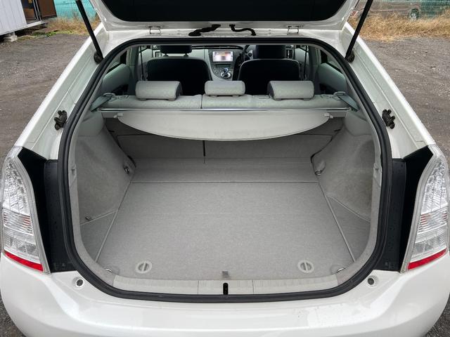 プリウス S LEDエディション 特別仕様車 S LEDエディション 3連LEDヘッドランプ パール スマートキーx2本 プッシュスタート バックモニター EGRバルブ清掃済み ビルトインETC ナビ テレビ 取説 AA評価4点(53枚目)