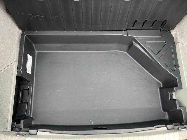 プリウス S LEDエディション 特別仕様車 S LEDエディション 3連LEDヘッドランプ パール スマートキーx2本 プッシュスタート バックモニター EGRバルブ清掃済み ビルトインETC ナビ テレビ 取説 AA評価4点(54枚目)