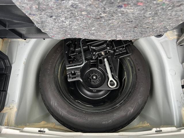 プリウス S LEDエディション 特別仕様車 S LEDエディション 3連LEDヘッドランプ パール スマートキーx2本 プッシュスタート バックモニター EGRバルブ清掃済み ビルトインETC ナビ テレビ 取説 AA評価4点(55枚目)