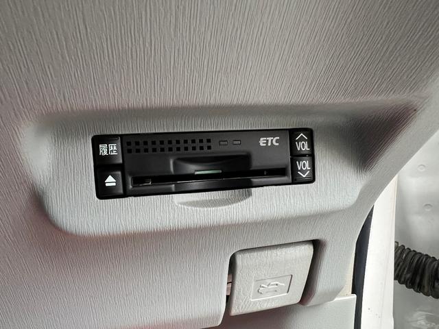 プリウス S LEDエディション 特別仕様車 S LEDエディション 3連LEDヘッドランプ パール スマートキーx2本 プッシュスタート バックモニター EGRバルブ清掃済み ビルトインETC ナビ テレビ 取説 AA評価4点(58枚目)