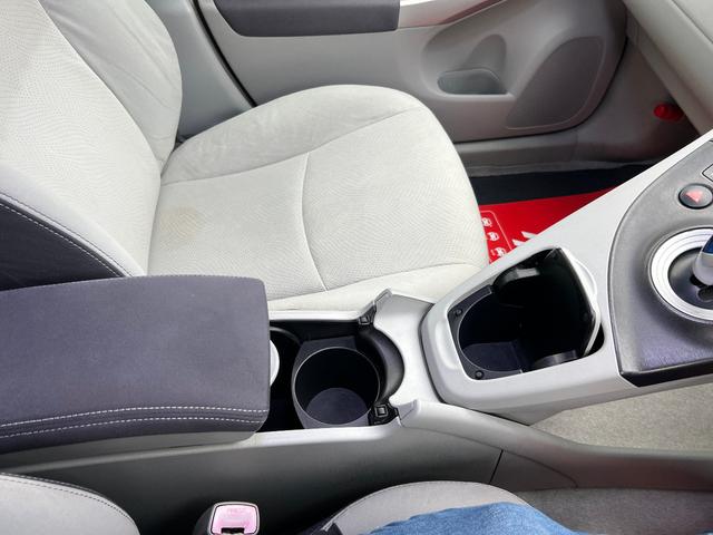 プリウス S LEDエディション 特別仕様車 S LEDエディション 3連LEDヘッドランプ パール スマートキーx2本 プッシュスタート バックモニター EGRバルブ清掃済み ビルトインETC ナビ テレビ 取説 AA評価4点(64枚目)