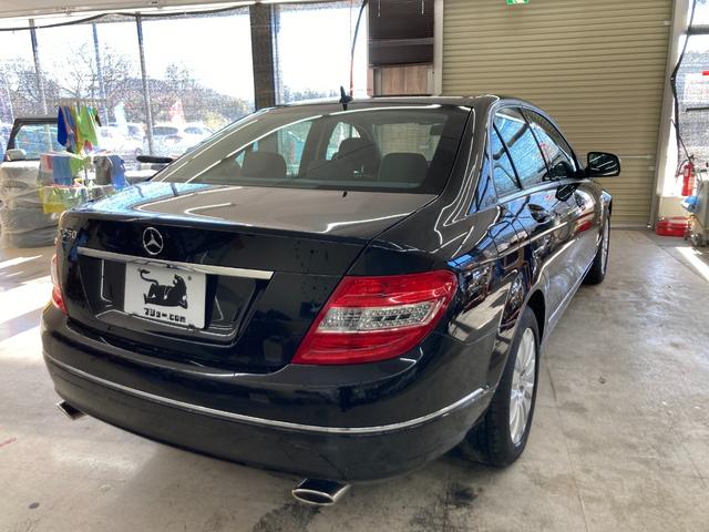 Ｃ２５０エレガンス　木目調パネル　マルチナビゲーションシステム　スマートキー　キーレスエントリーシステム　オートエアコン　ドリンクホルダー　ステアリングホイールスイッチ　電動シート　メモリーシート　アルミホイール(13枚目)