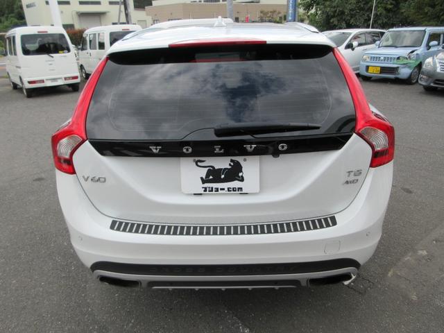 Ｖ６０ クロスカントリー　Ｔ５　ＡＷＤ　ＳＥ　純正ナビ　ＴＶ　バックカメラ　レザーシート　パドルシフト　電動パワーシート　ＨＩＤヘッドライト　ＥＴＣ　クルーズコントロール　障害物センサー　レーンキープアシスト　ｂｌｕｅｔｏｏｔｈ（12枚目）