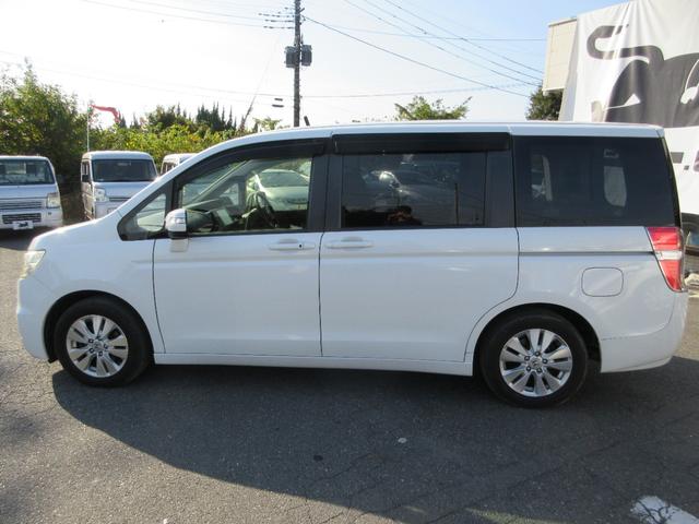 ステップワゴン Ｇ　コンフォートセレクション　両側電動パワースライドドア　ＥＴＣ　９インチナビ　バックカメラ　ＨＩＤヘッドライト　スマートキー　アイドリングストップ　クルーズコントロール　ＡＢＳ　盗難防止システム（14枚目）