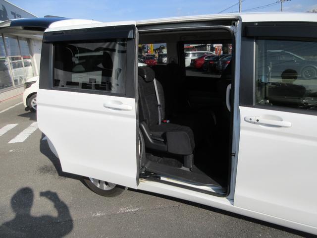 ステップワゴン Ｇ　コンフォートセレクション　両側電動パワースライドドア　ＥＴＣ　９インチナビ　バックカメラ　ＨＩＤヘッドライト　スマートキー　アイドリングストップ　クルーズコントロール　ＡＢＳ　盗難防止システム（32枚目）