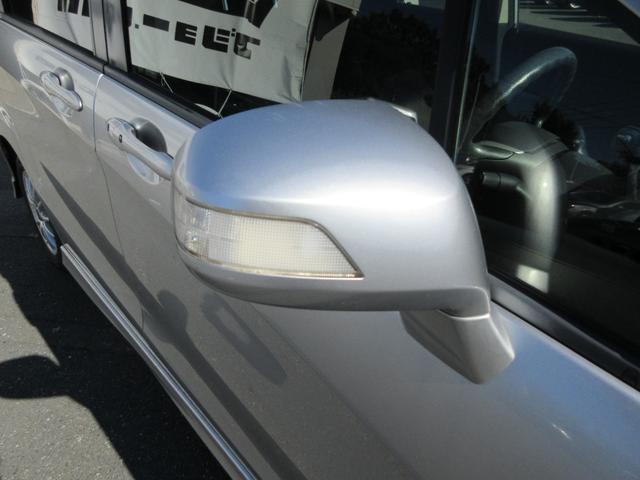 フリードハイブリッド ジャストセレクション　外アルミホイール　フリップダウンモニター　９インチナビ　スマートキー２個　バックカメラ　片側電動パワースライドドア　ＨＩＤヘッドライト　クルーズコントロール　アイドリングストップ　ＡＢＳ（23枚目）