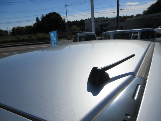 フリードハイブリッド ジャストセレクション　外アルミホイール　フリップダウンモニター　９インチナビ　スマートキー２個　バックカメラ　片側電動パワースライドドア　ＨＩＤヘッドライト　クルーズコントロール　アイドリングストップ　ＡＢＳ（24枚目）