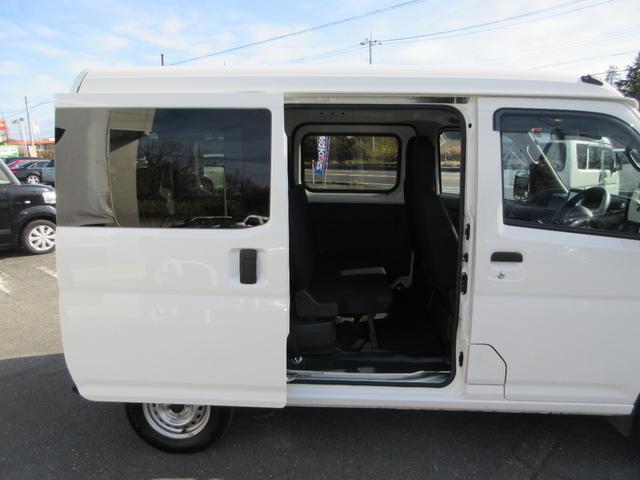 ハイゼットカーゴ ＤＸ　純正ナビ　フルセグＴＶ　ＥＴＣ　ｂｌｕｅｔｏｏｔｈ　　ＵＳＢ電源　ドライブレコーダー　アイドリングストップ　アクセル踏み間違い防止装置　衝突被害軽減ブレーキ　レーンキープアシスト（21枚目）