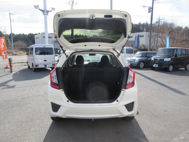 フィットハイブリッド Ｆパッケージ　コンフォートエディション　ディスプレイオーディオ　バックカメラ　前席シートヒーター　オートリトラミラー　スマートキー　プッシュスタート　アイドリングストップ　ＡＢＳ　ＶＳＡ（17枚目）