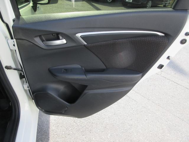 フィットハイブリッド Ｆパッケージ　コンフォートエディション　ディスプレイオーディオ　バックカメラ　前席シートヒーター　オートリトラミラー　スマートキー　プッシュスタート　アイドリングストップ　ＡＢＳ　ＶＳＡ（24枚目）