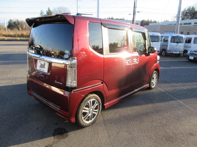 Ｎ－ＢＯＸカスタム Ｇ　ＳＳパッケージ　アルミホイール　両側パワースライドドア　ナビ　バックカメラ　ＥＴＣ　スマートキー　プッシュスタート　ＨＩＤヘッドライト　フロントフォグランプ　シートヒーター　アイドリングストップ　ＡＢＳ（10枚目）