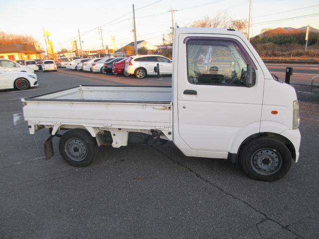 キャリイトラック ＫＣ　４ＷＤ　ＭＯＭＯステアリング　エアコン　パワーステアリング（10枚目）