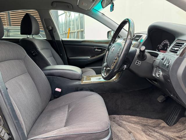 クラウンマジェスタ Aタイプ パワーシート 純正マルチ TV Bカメラ ETC スマートキー(27枚目)