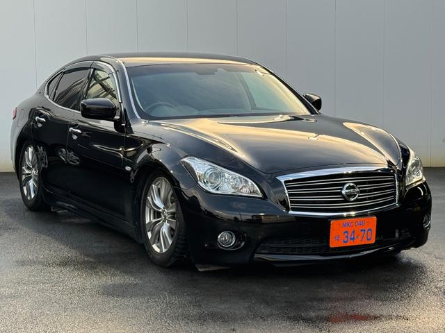 フーガ ３７０ＶＩＰ　エアフォースエアサス　エアサス公認済み　本革　ＴＶ　Ｂカメラ　ＥＴＣ　パワーシート　シートヒーター（9枚目）