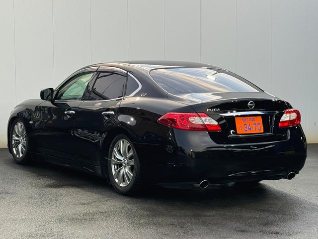 フーガ ３７０ＶＩＰ　エアフォースエアサス　エアサス公認済み　本革　ＴＶ　Ｂカメラ　ＥＴＣ　パワーシート　シートヒーター（13枚目）