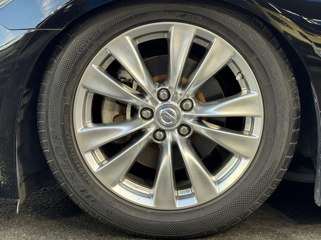 フーガ ３７０ＶＩＰ　エアフォースエアサス　エアサス公認済み　本革　ＴＶ　Ｂカメラ　ＥＴＣ　パワーシート　シートヒーター（18枚目）