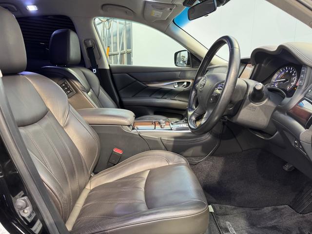 フーガ ３７０ＶＩＰ　エアフォースエアサス　エアサス公認済み　本革　ＴＶ　Ｂカメラ　ＥＴＣ　パワーシート　シートヒーター（25枚目）