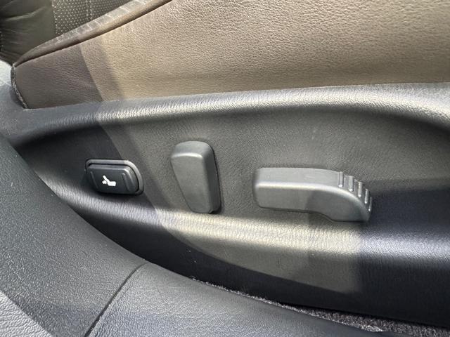 フーガ ３７０ＶＩＰ　エアフォースエアサス　エアサス公認済み　本革　ＴＶ　Ｂカメラ　ＥＴＣ　パワーシート　シートヒーター（26枚目）